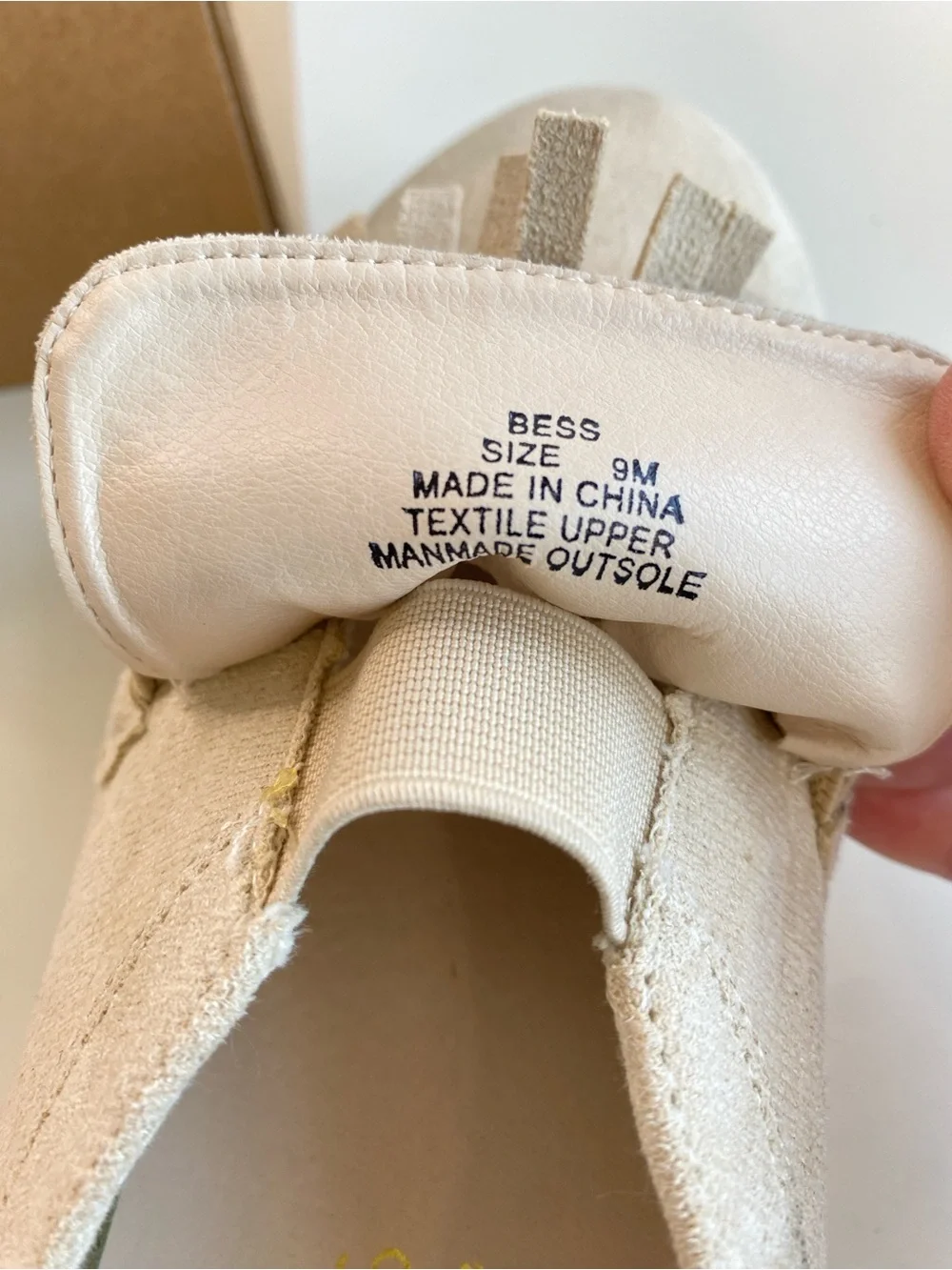 Coconuts by Matisse Bess Beige Ivory Suede Platform Loafers Sneakers Shoes Sz 9